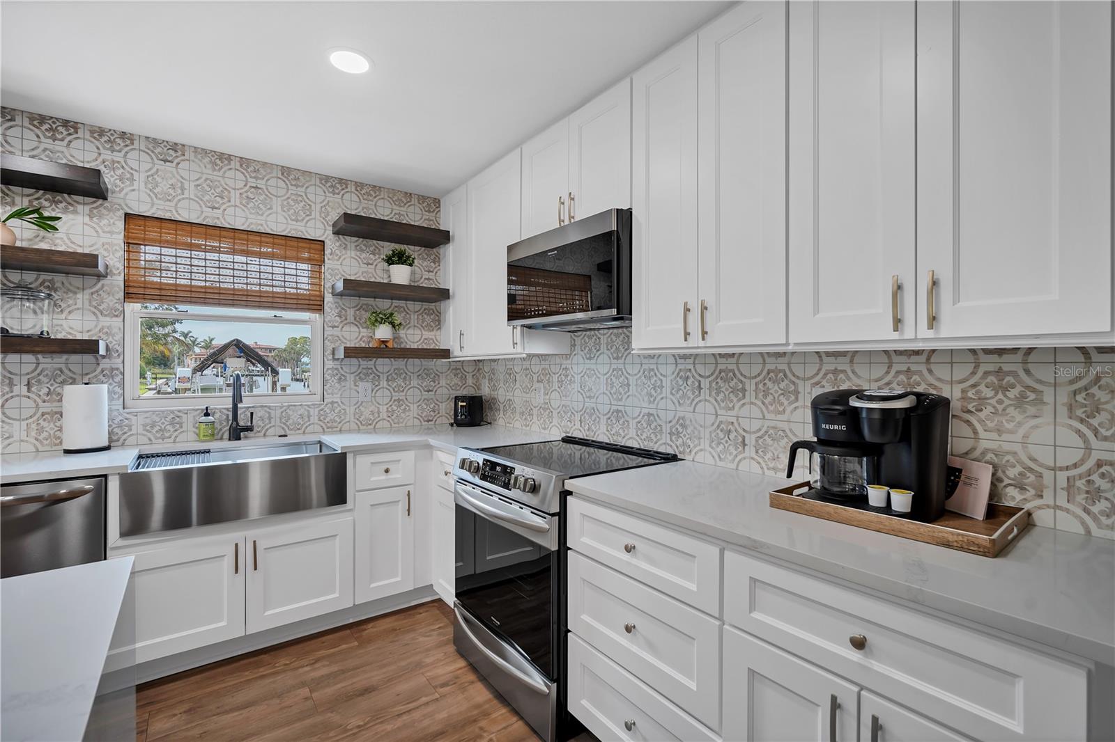 RIVERSIDE SHORES - Residential