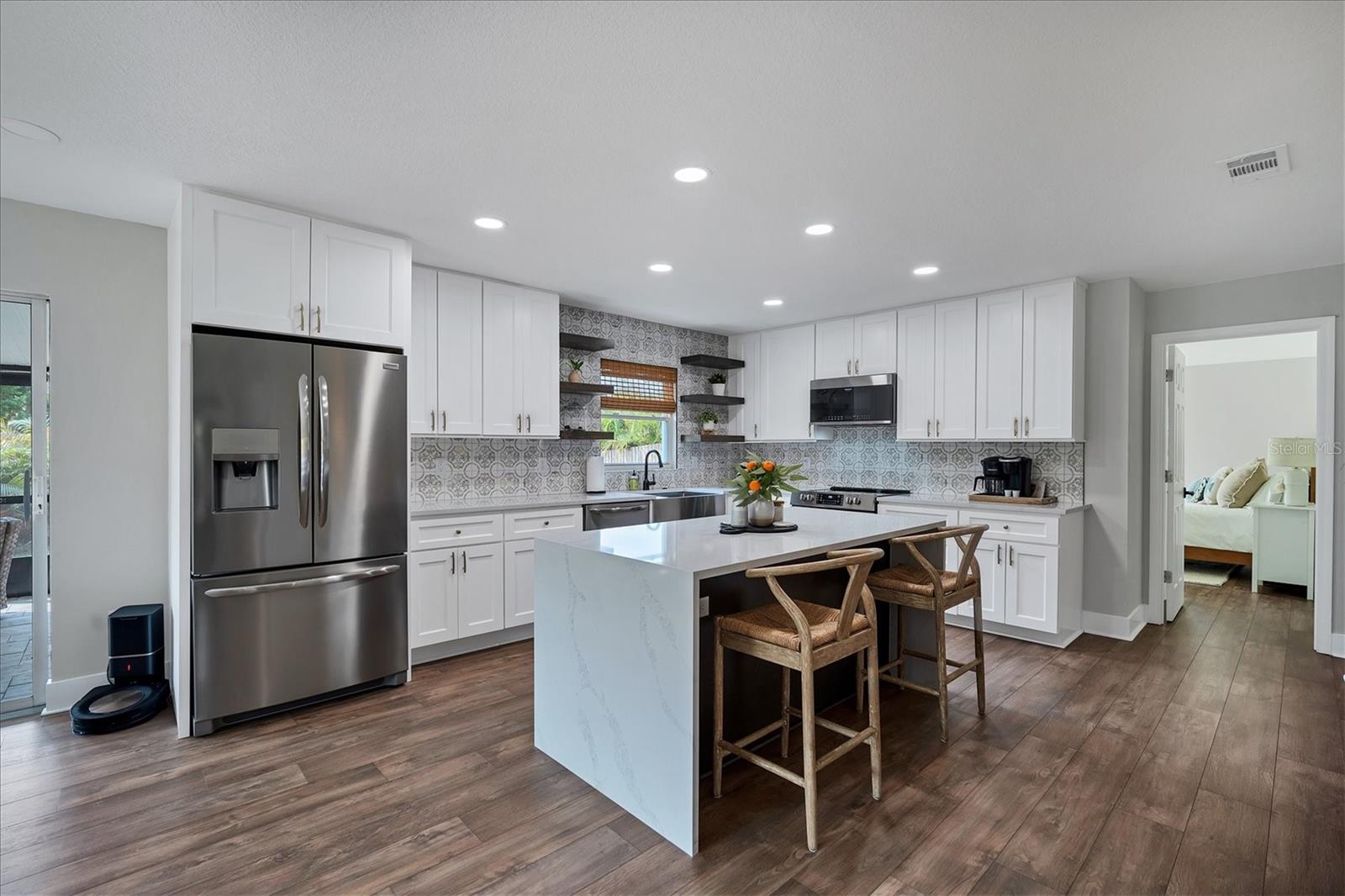 RIVERSIDE SHORES - Residential