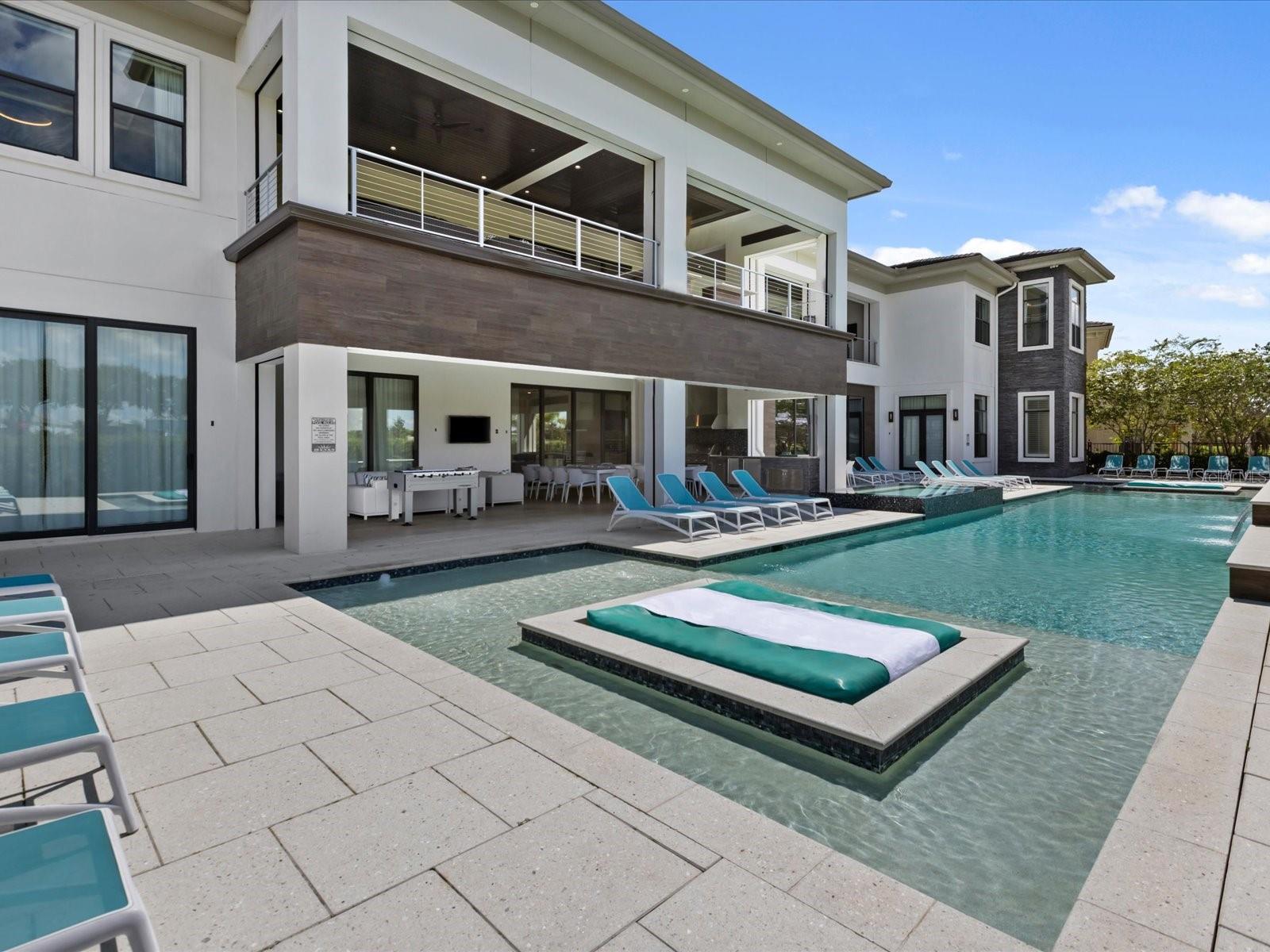 REUNION WEST VLGS NORTH - Residential