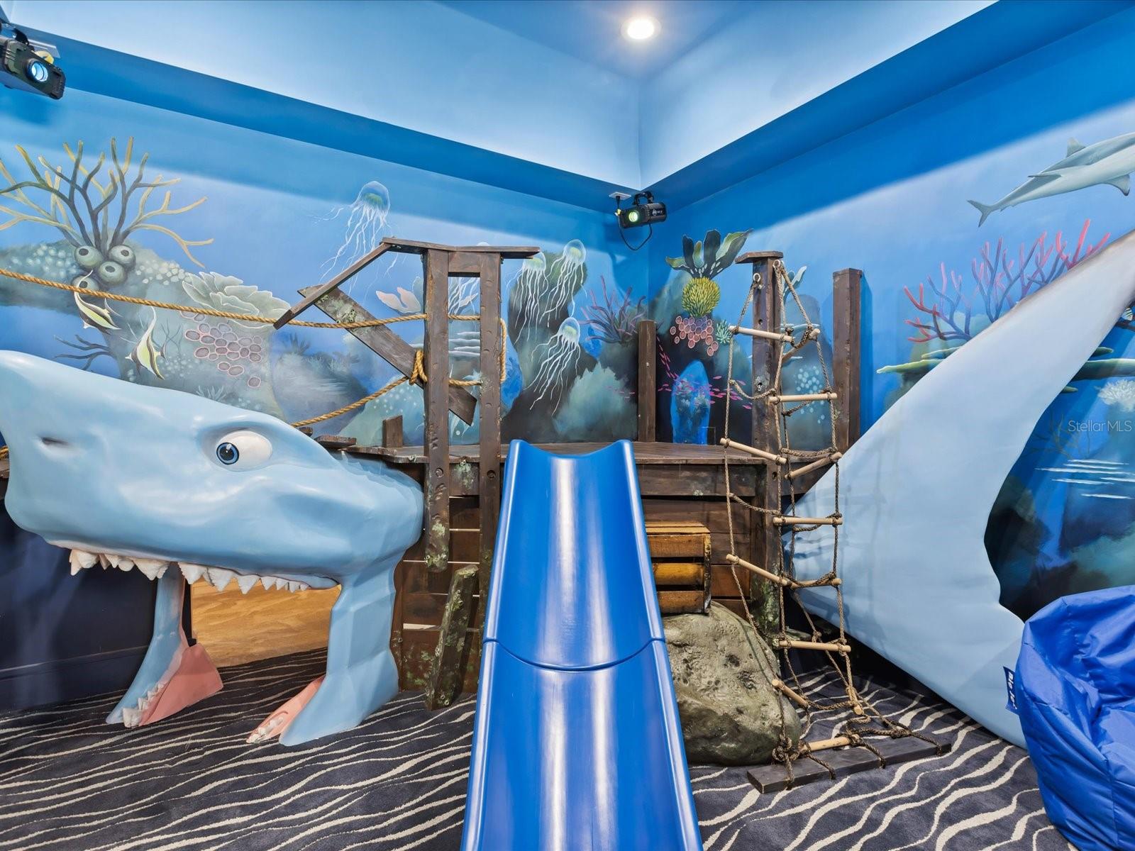 REUNION WEST VLGS NORTH - Residential