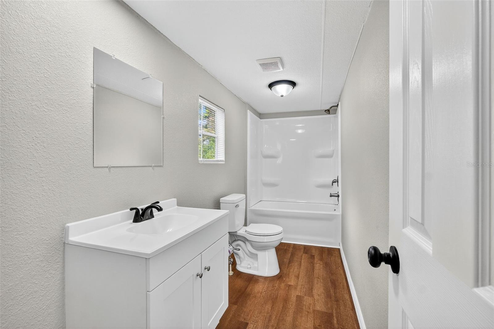 MOBILE HOME VLG - Residential