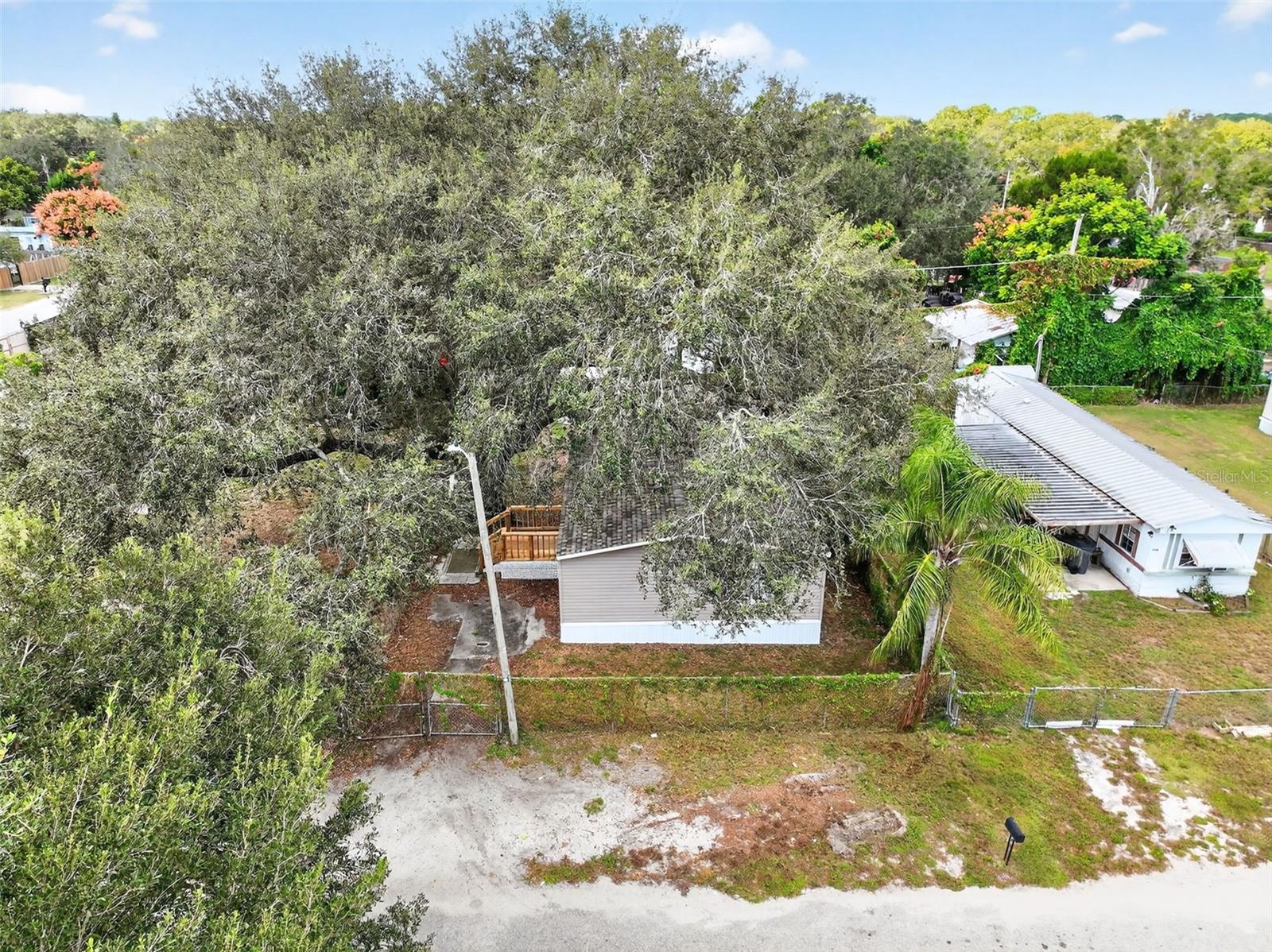 MOBILE HOME VLG - Residential