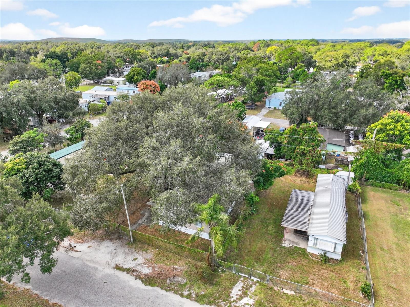 MOBILE HOME VLG - Residential