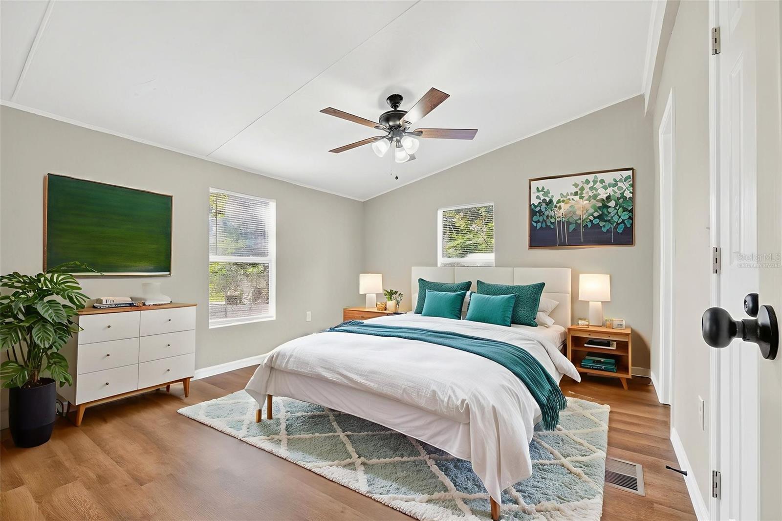 MOBILE HOME VLG - Residential