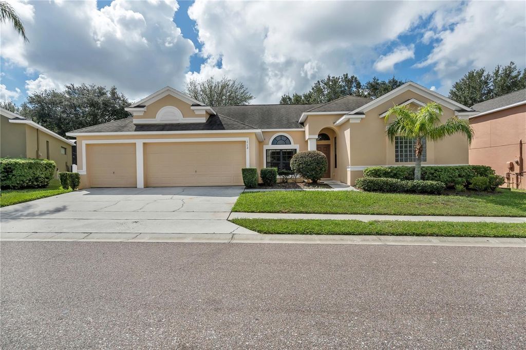 Photo of 112 Coventry Road, Davenport, FL 33897 (MLS # R4909882)