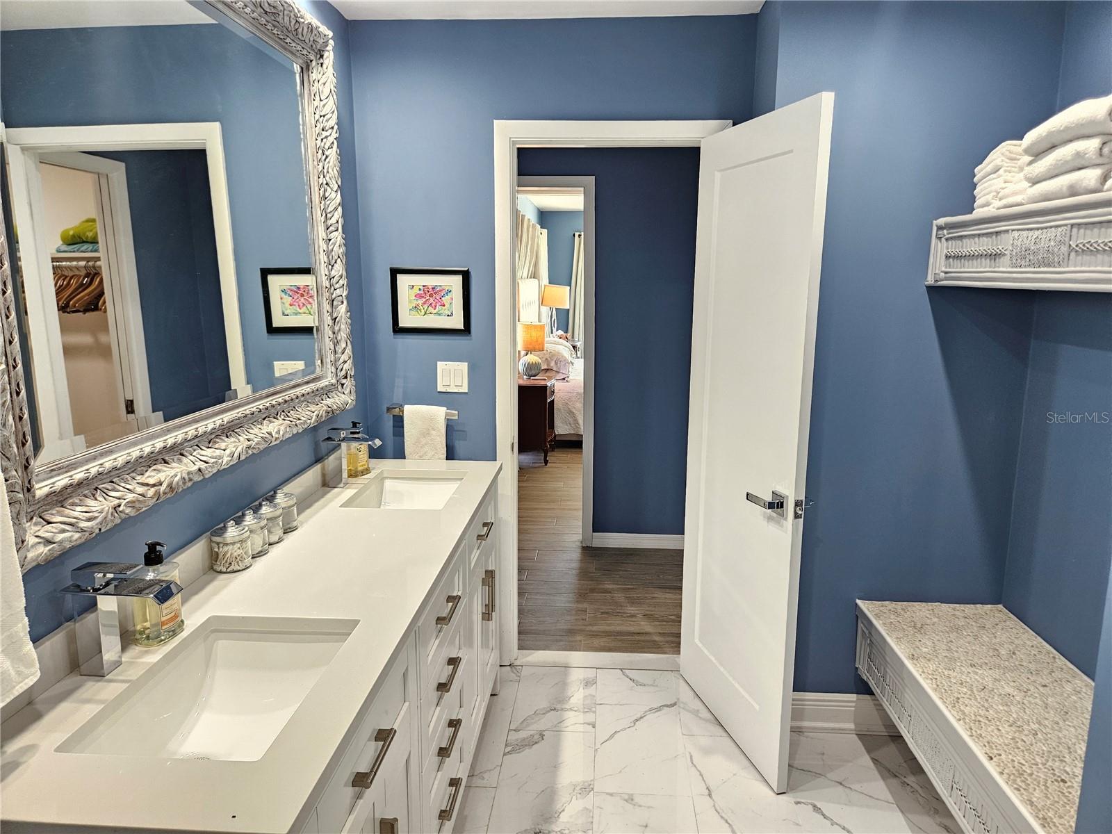 VENICE GARDENS - Residential Lease