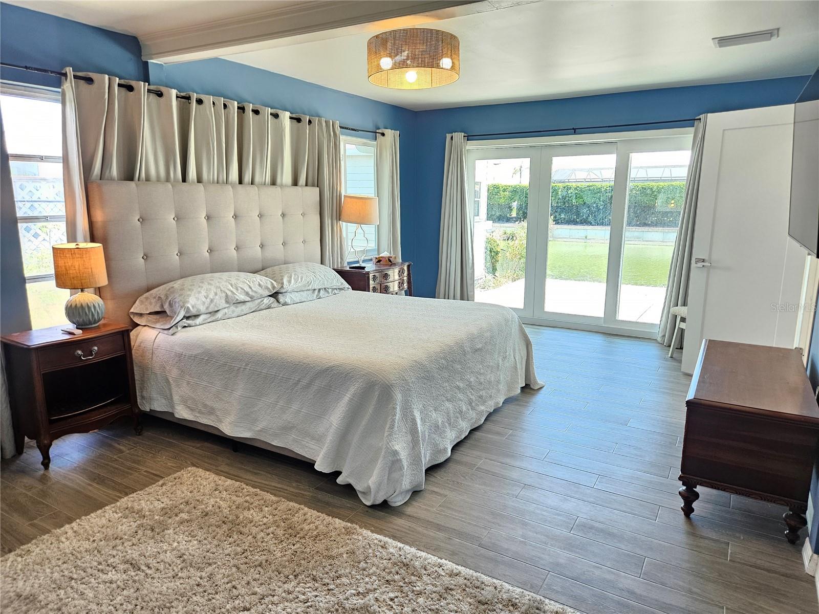 VENICE GARDENS - Residential Lease