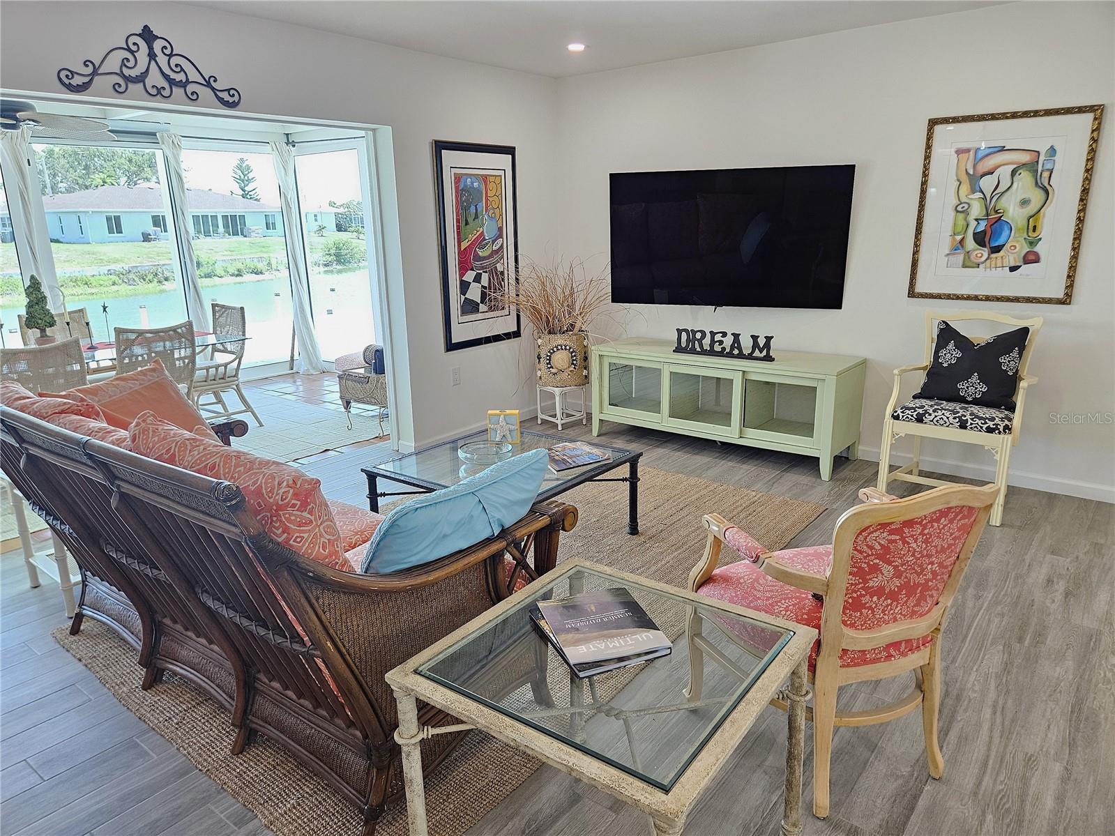 VENICE GARDENS - Residential Lease