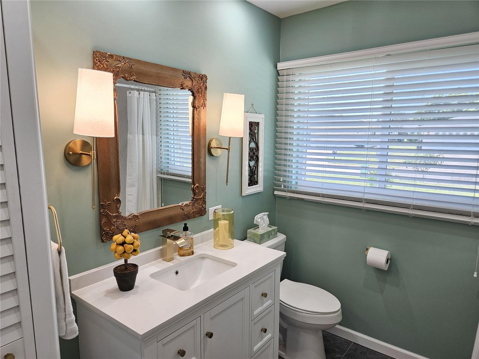 VENICE GARDENS - Residential Lease