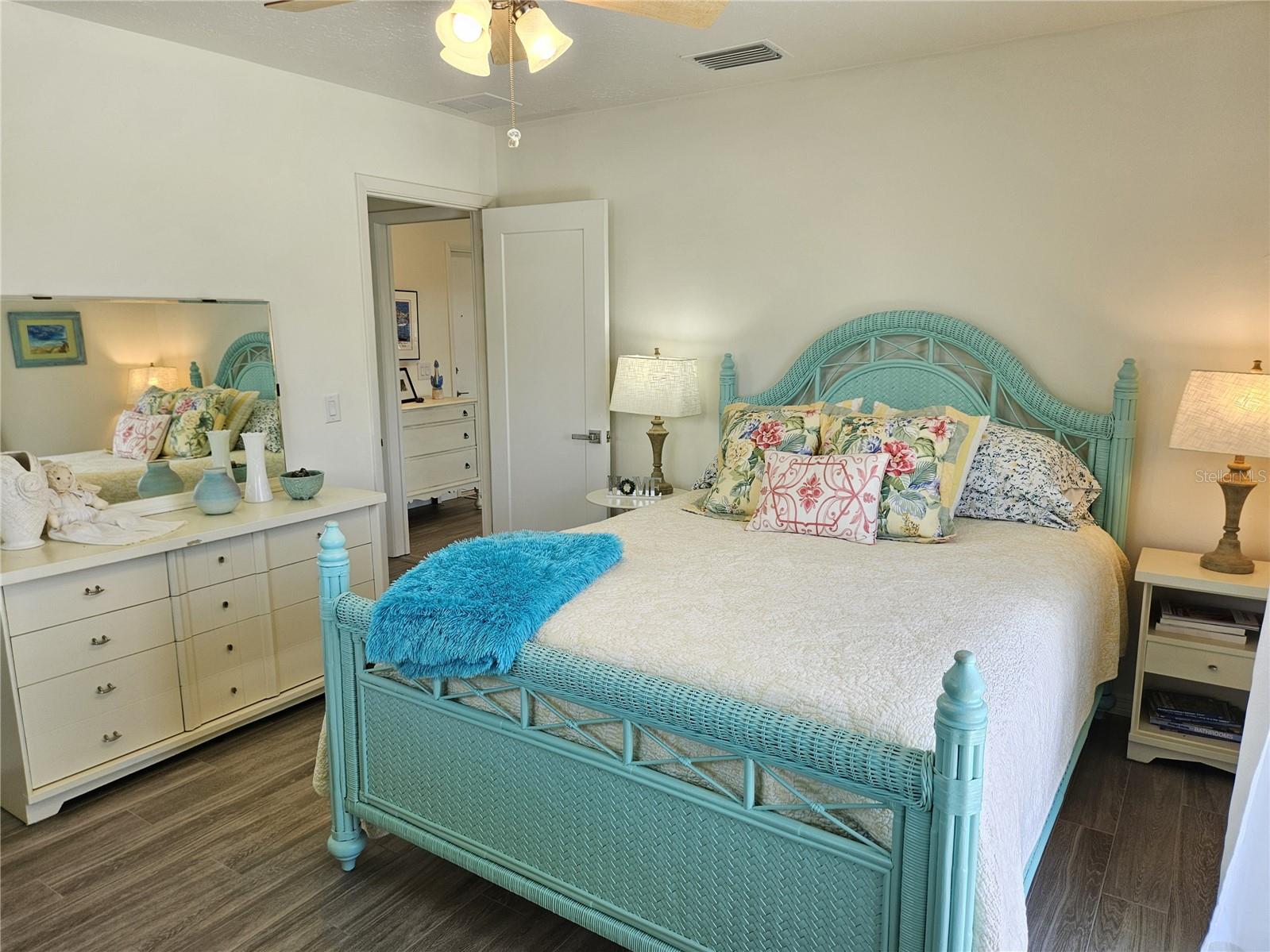 VENICE GARDENS - Residential Lease