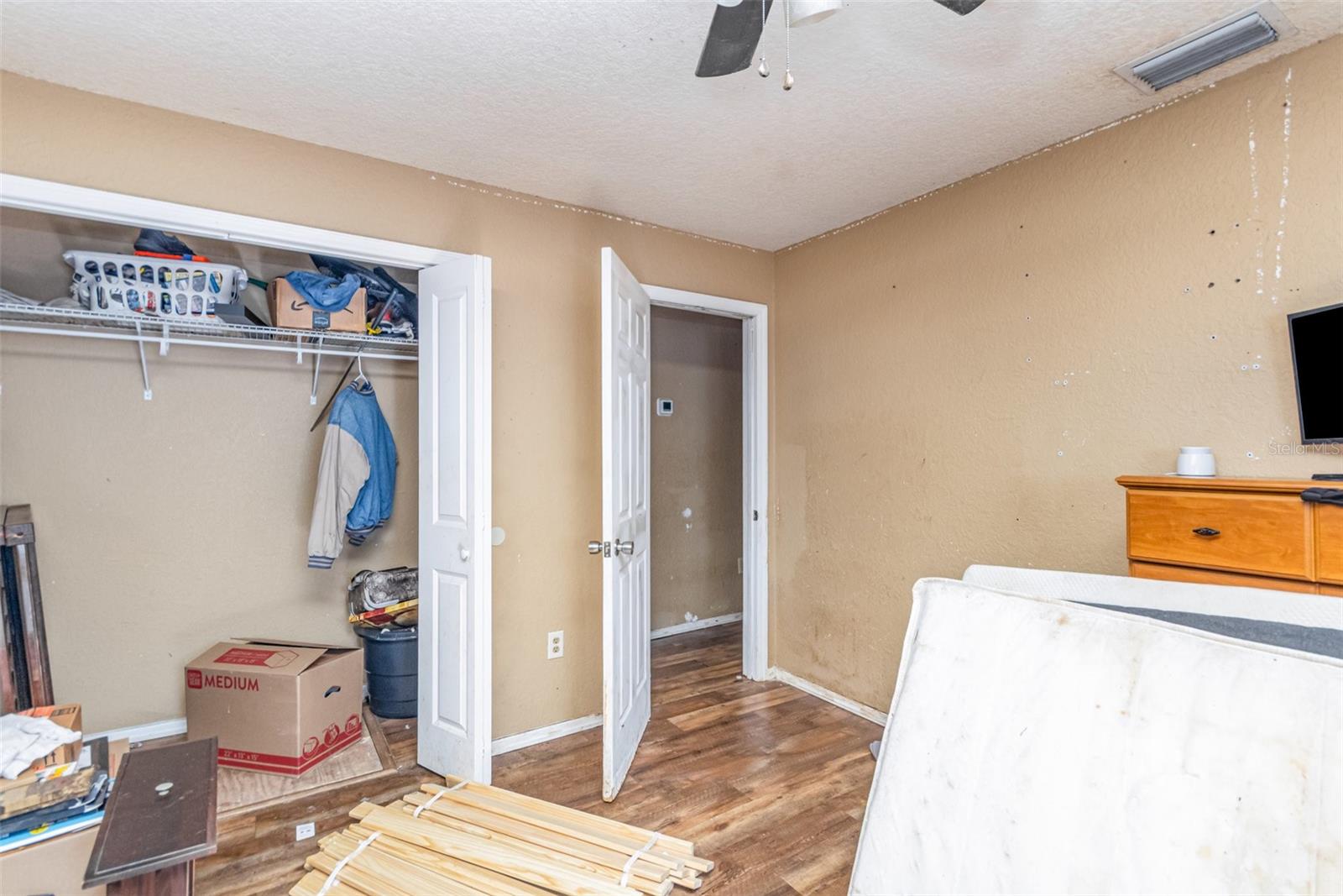 MOUNT PLYMOUTH - Residential