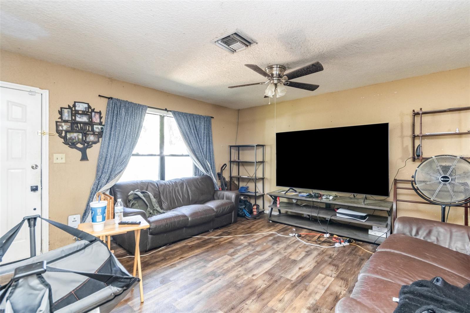 MOUNT PLYMOUTH - Residential