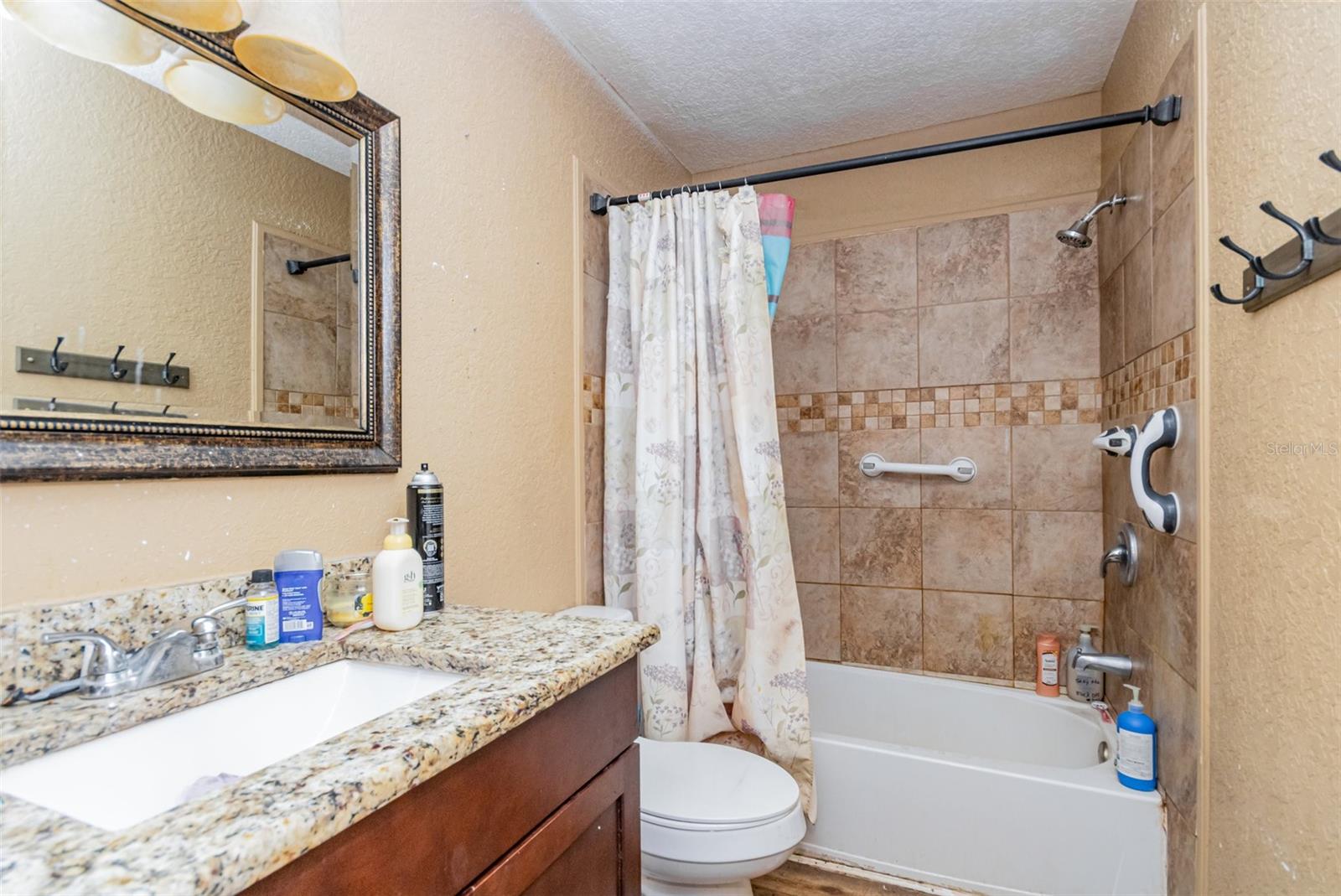 MOUNT PLYMOUTH - Residential