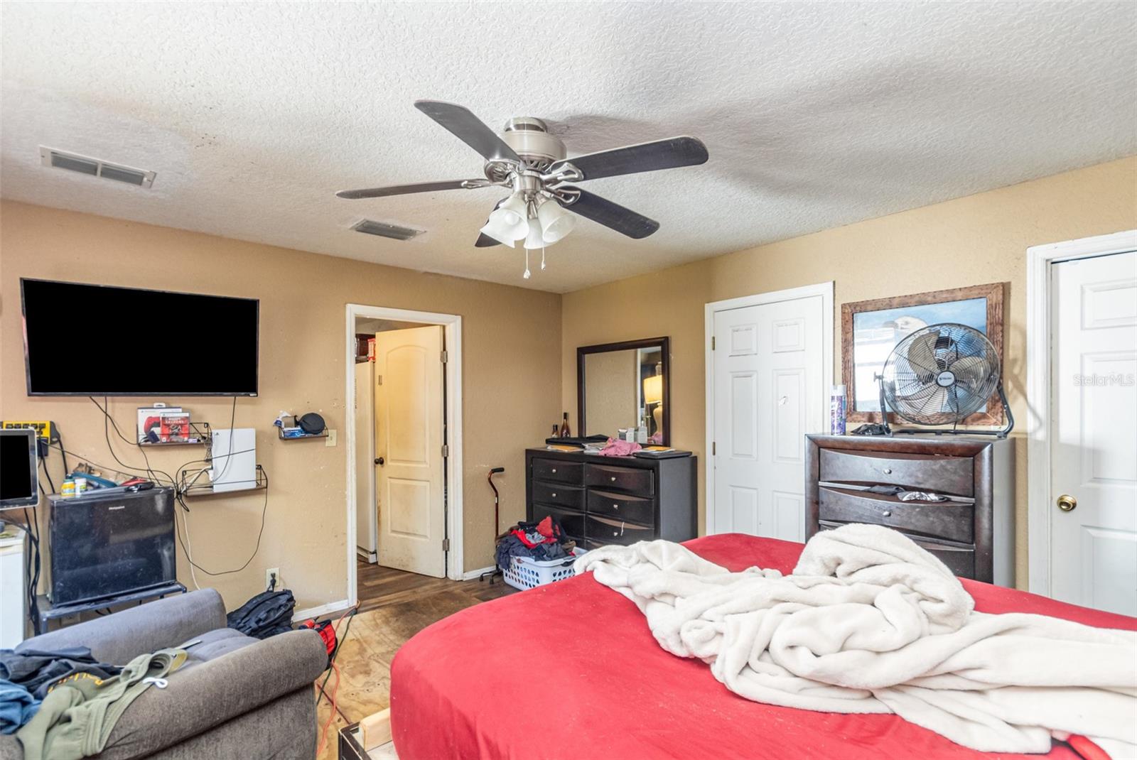 MOUNT PLYMOUTH - Residential