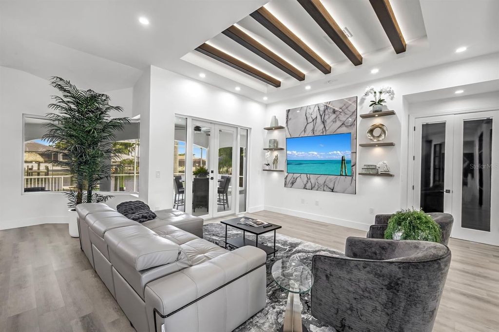 Photo of 3917 SE 19th Avenue, Cape Coral, FL 33904 (MLS # TB8391358)