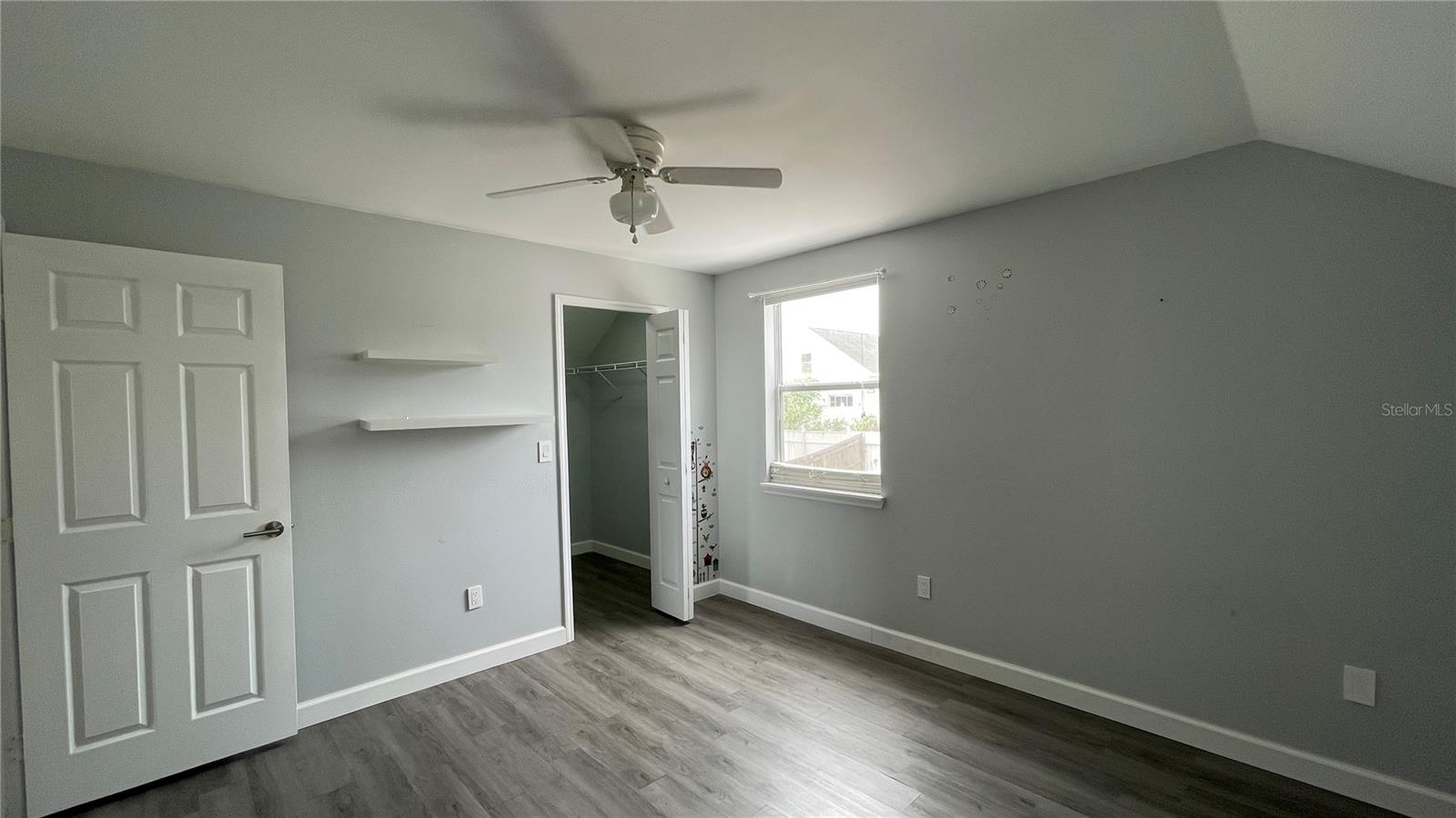 ROYAL RIDGE - Residential Lease