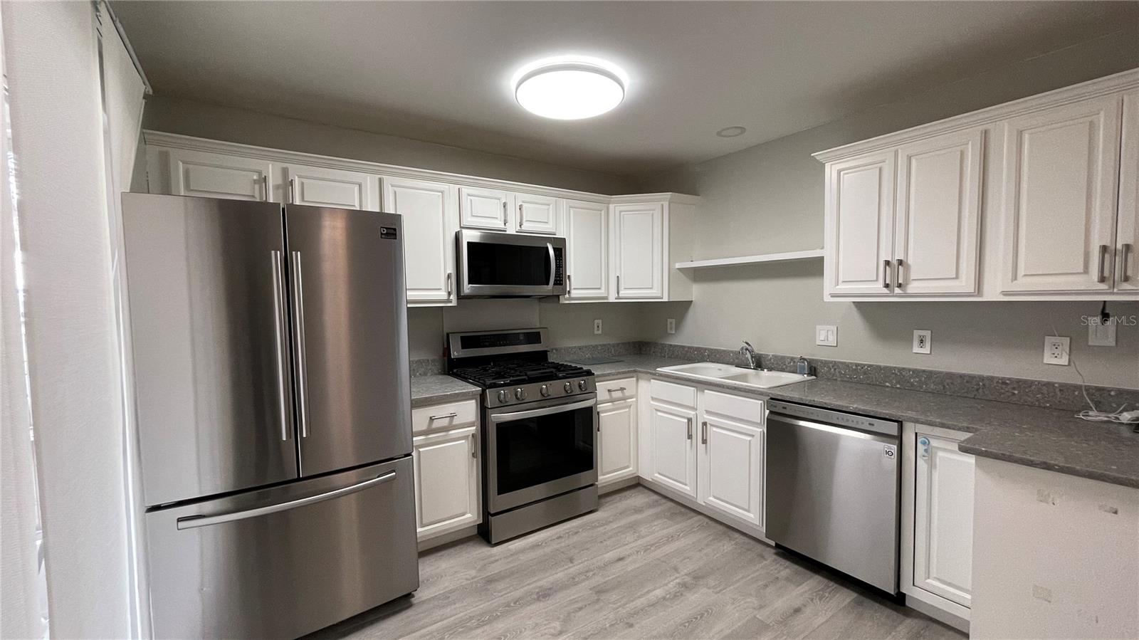 ROYAL RIDGE - Residential Lease