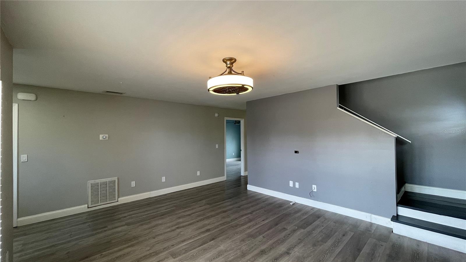 ROYAL RIDGE - Residential Lease