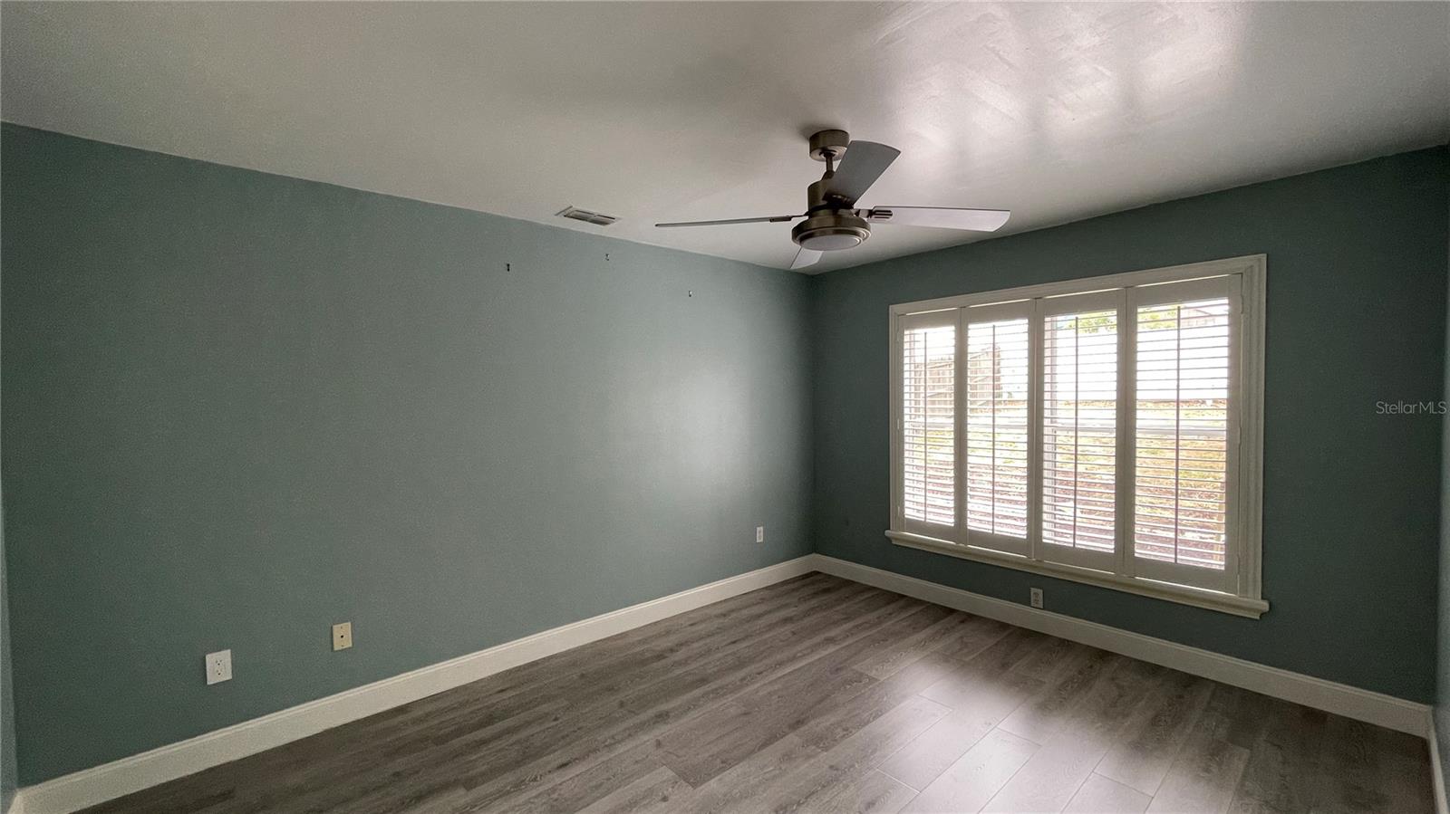 ROYAL RIDGE - Residential Lease