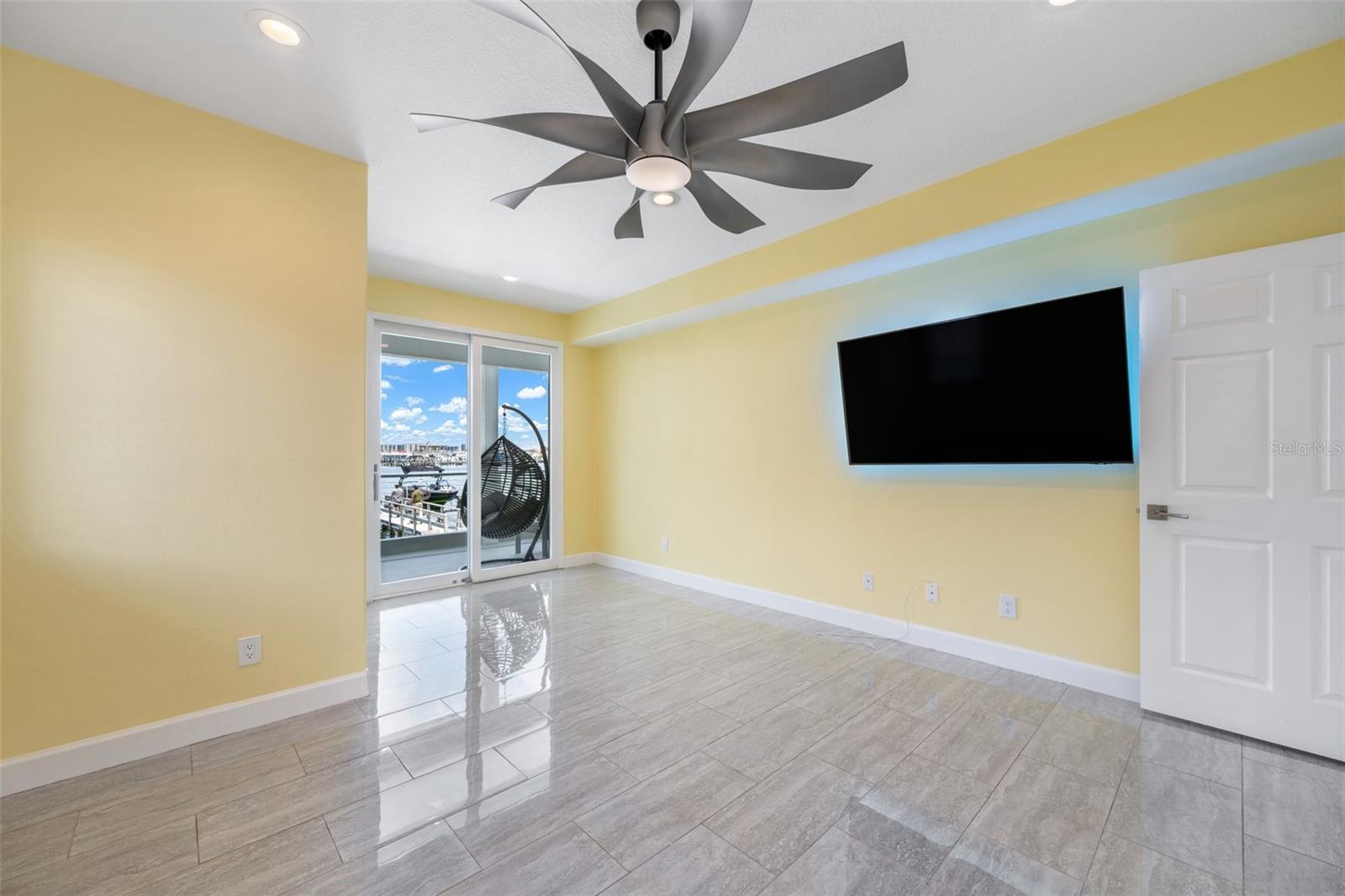 BAYSIDE SUB - Residential