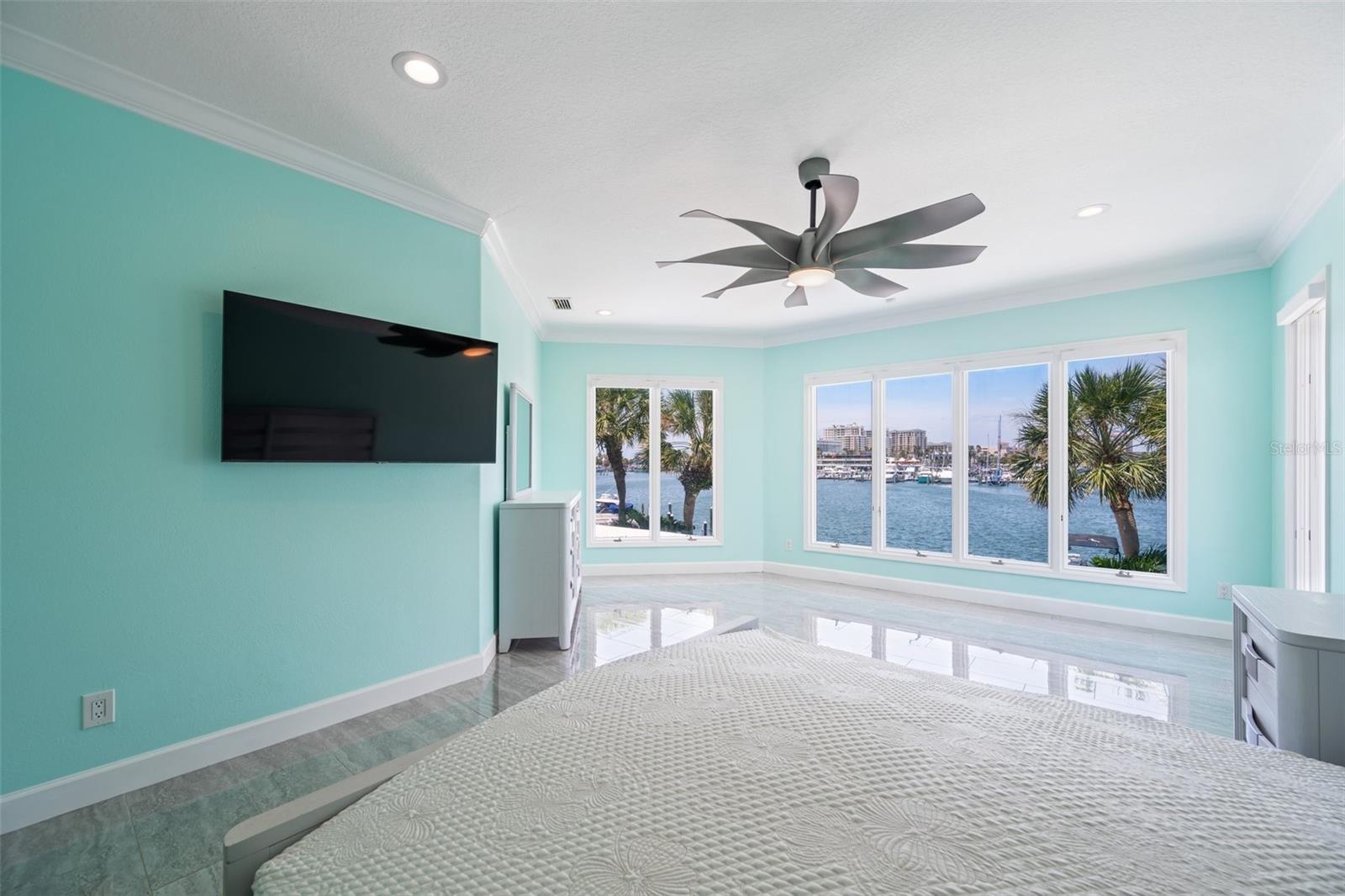 BAYSIDE SUB - Residential