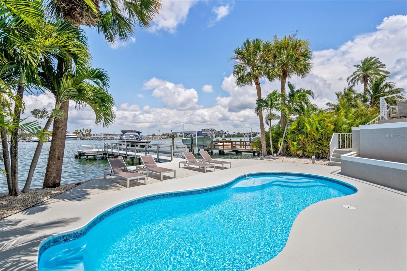 BAYSIDE SUB - Residential