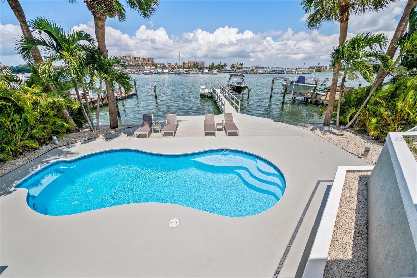 BAYSIDE SUB - Residential