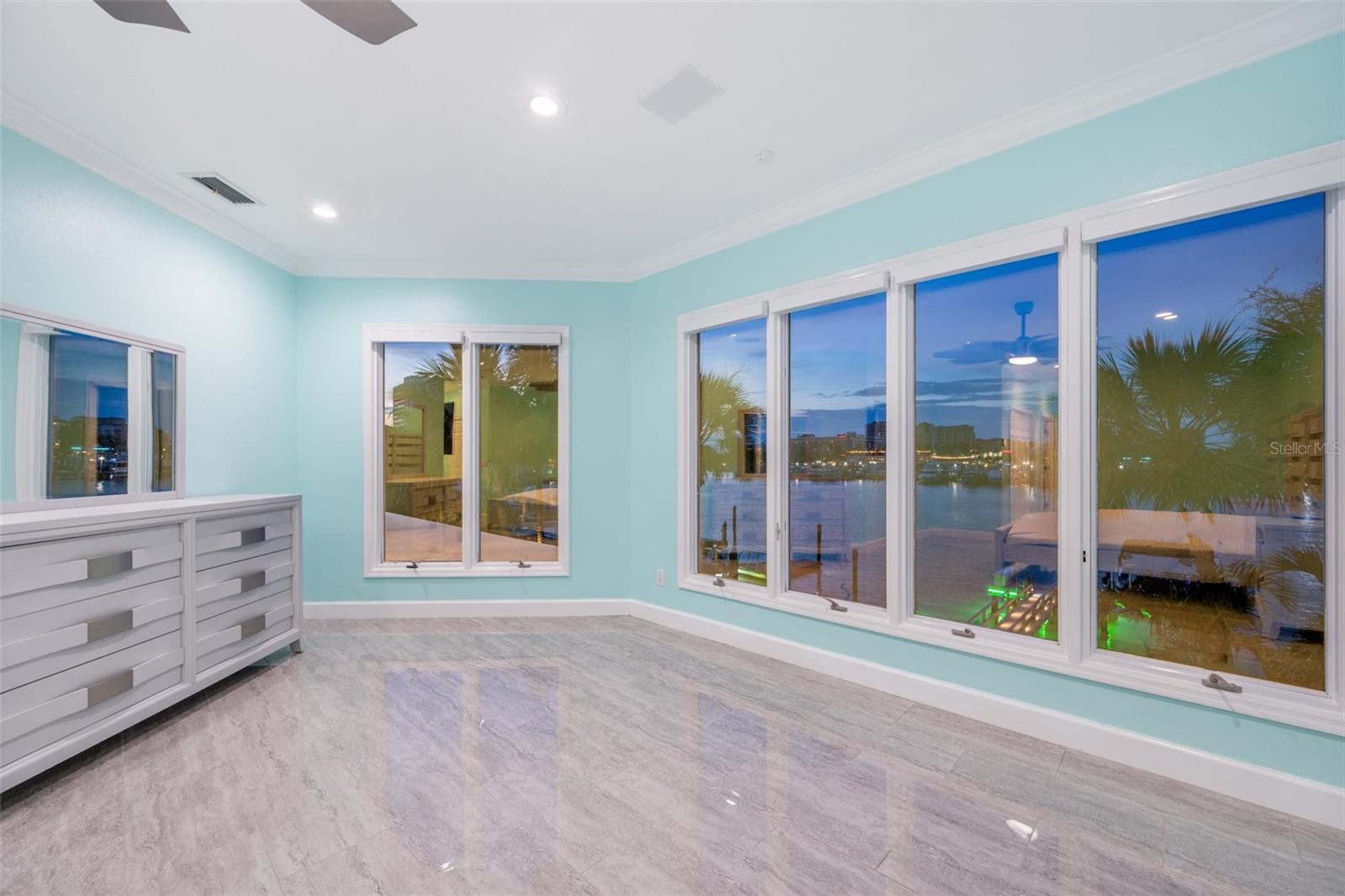 BAYSIDE SUB - Residential