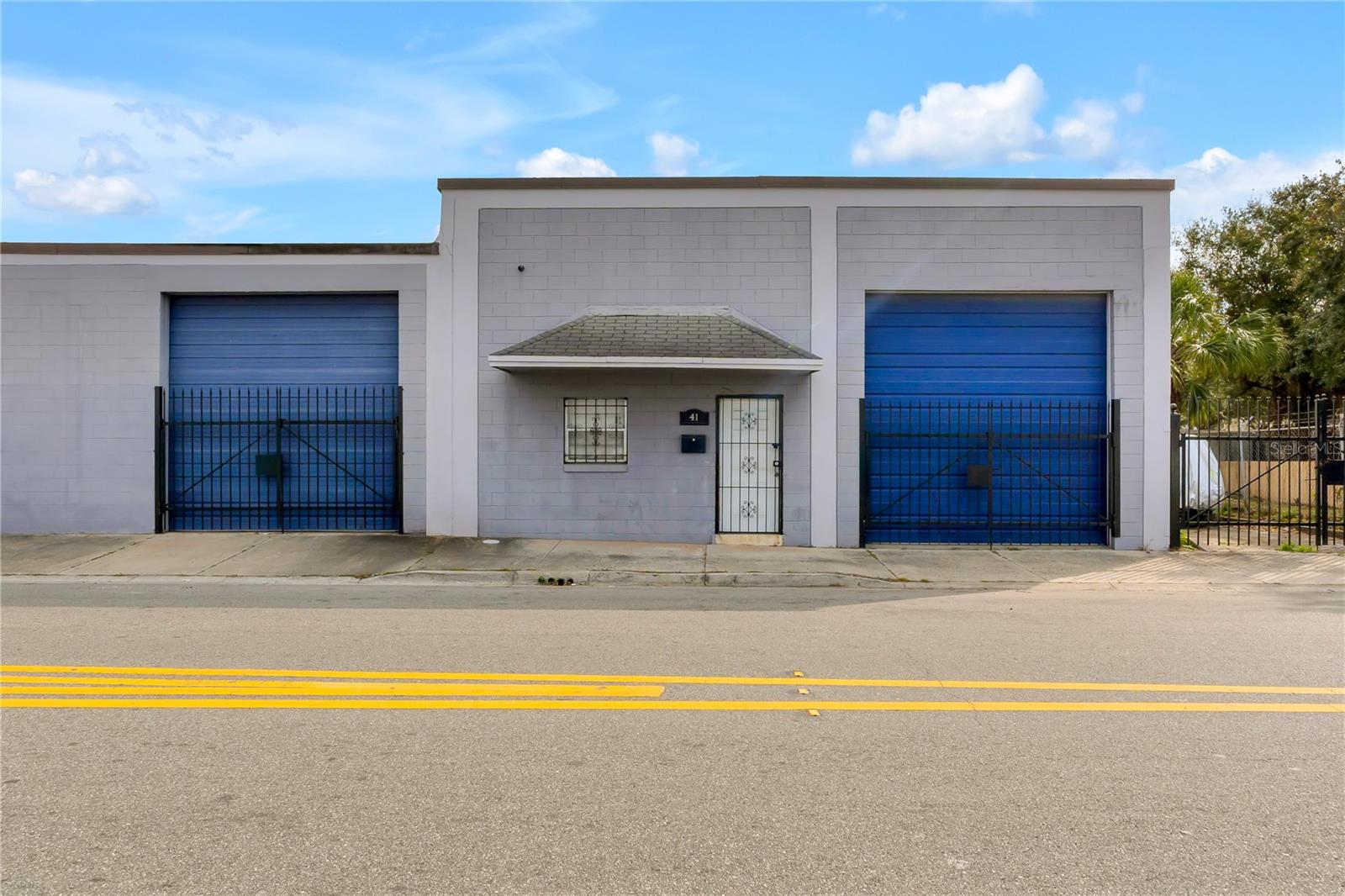 Don't miss this incredible opportunity for your client to own a fantastic commercial property near downtown Orlando! This versatile building offers endless possibilities and is perfectly suited for entrepreneurs, investors, or business owners looking to maximize their investment.
Situated in a prime location, this property features two separate addresses, allowing you to operate your business on one side while generating additional income by leasing out the adjacent space. Whether you're looking to establish a retail store, office space, studio, or another type of business, this building provides the flexibility to meet your needs.
With its strategic location, high visibility, and ample potential, this property is a rare find. The surrounding area is bustling with activity, ensuring steady foot traffic and exposure for any business venture. Don't miss the chance to explore this unique investment—schedule a showing today and see the endless possibilities for yourself!
Does Not Covey with the sale of the property and are to be sold separately: Lifts, tools, and compressors.