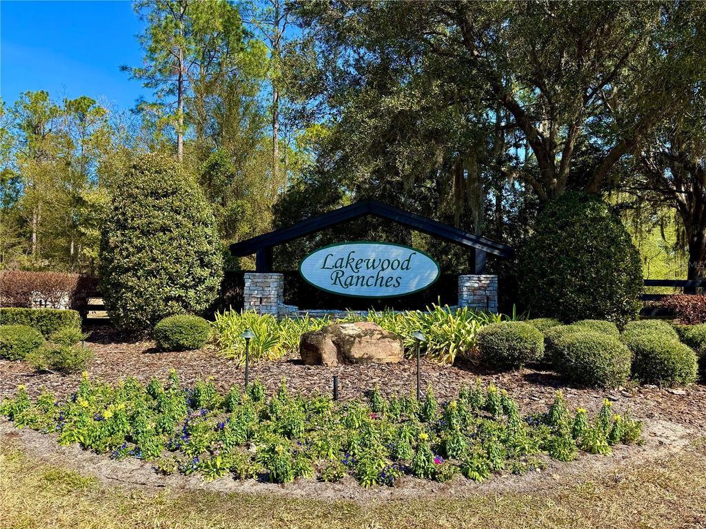 Photo of 35135 Pinegate Trail, Eustis, FL 32736 (MLS # G5108081)