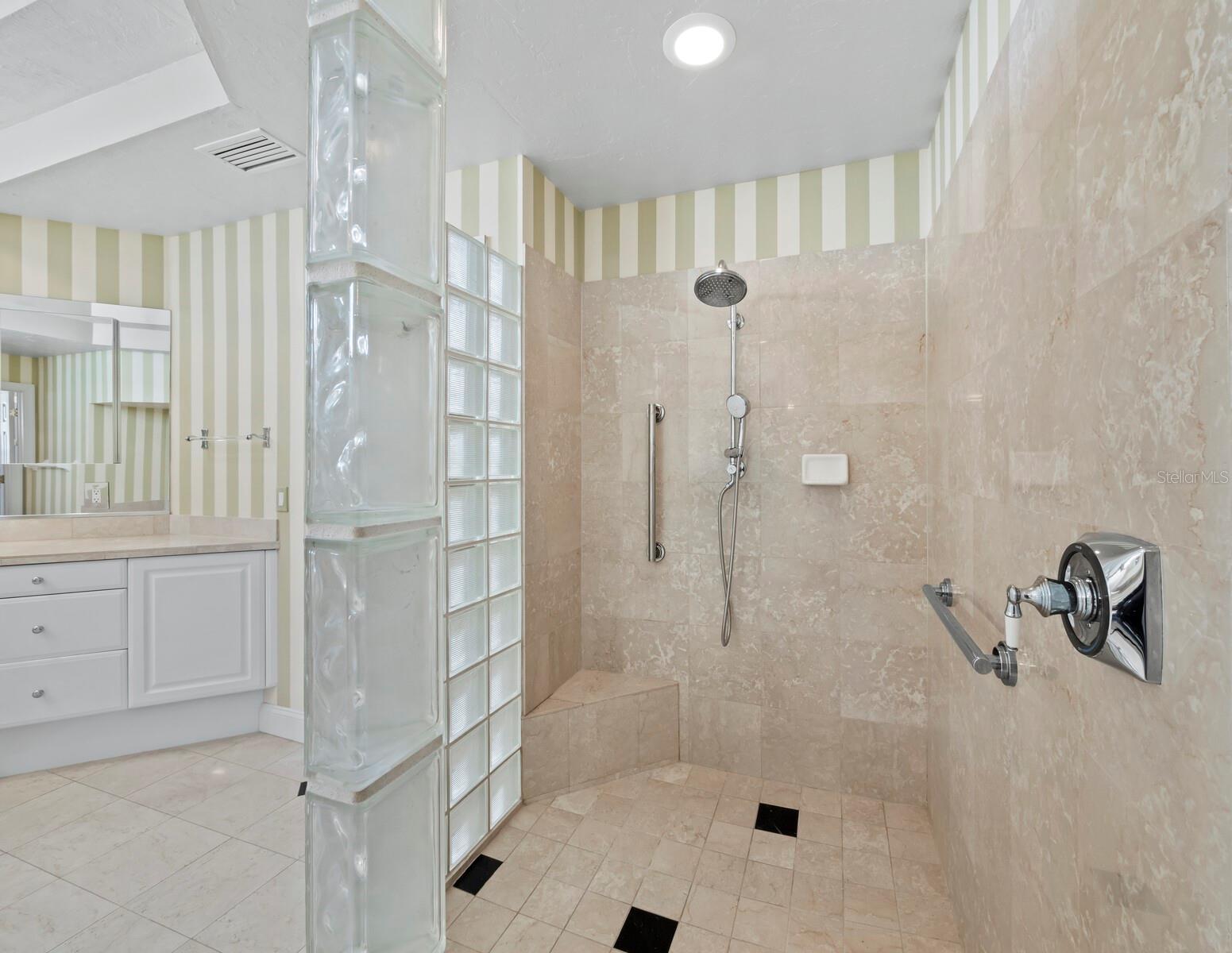 QUEENS HARBOUR - Residential