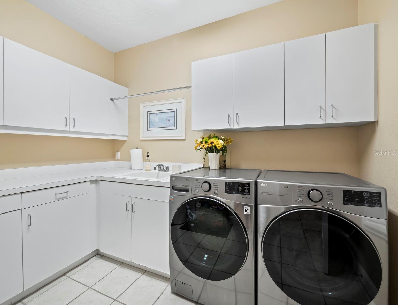 QUEENS HARBOUR - Residential