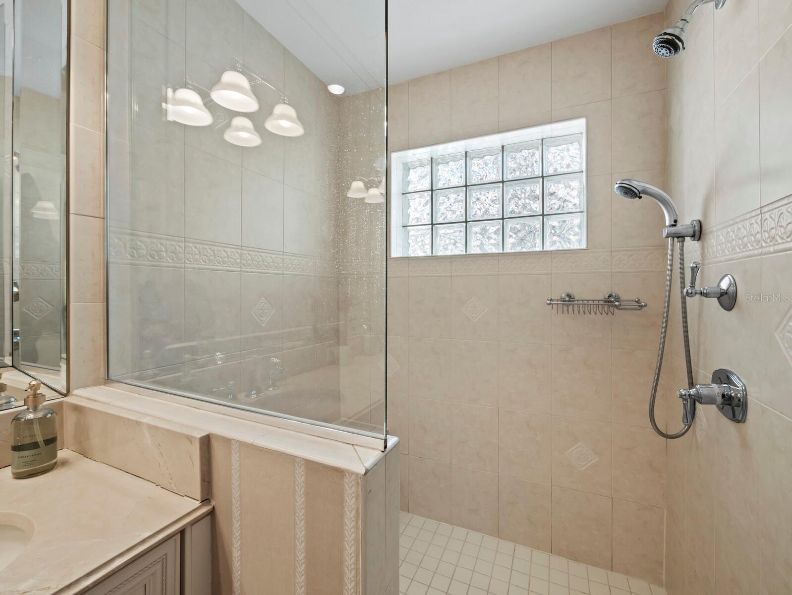 QUEENS HARBOUR - Residential