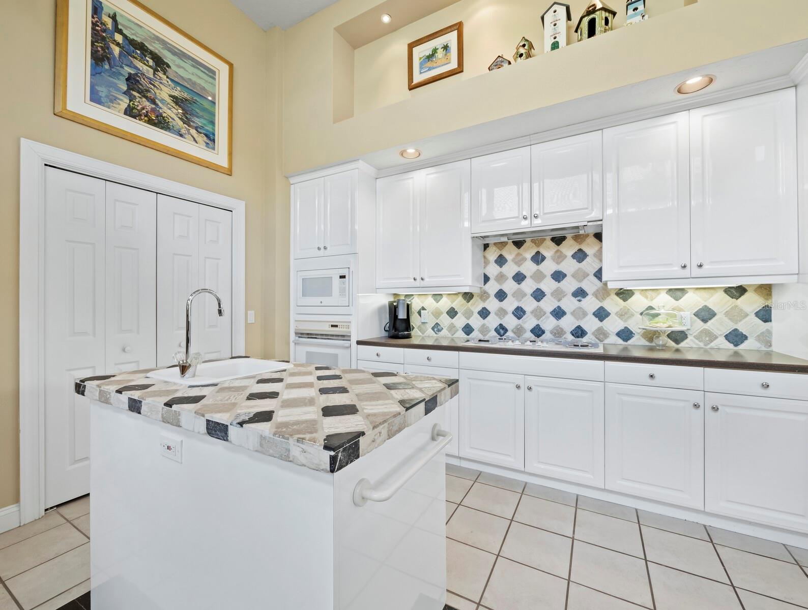 QUEENS HARBOUR - Residential