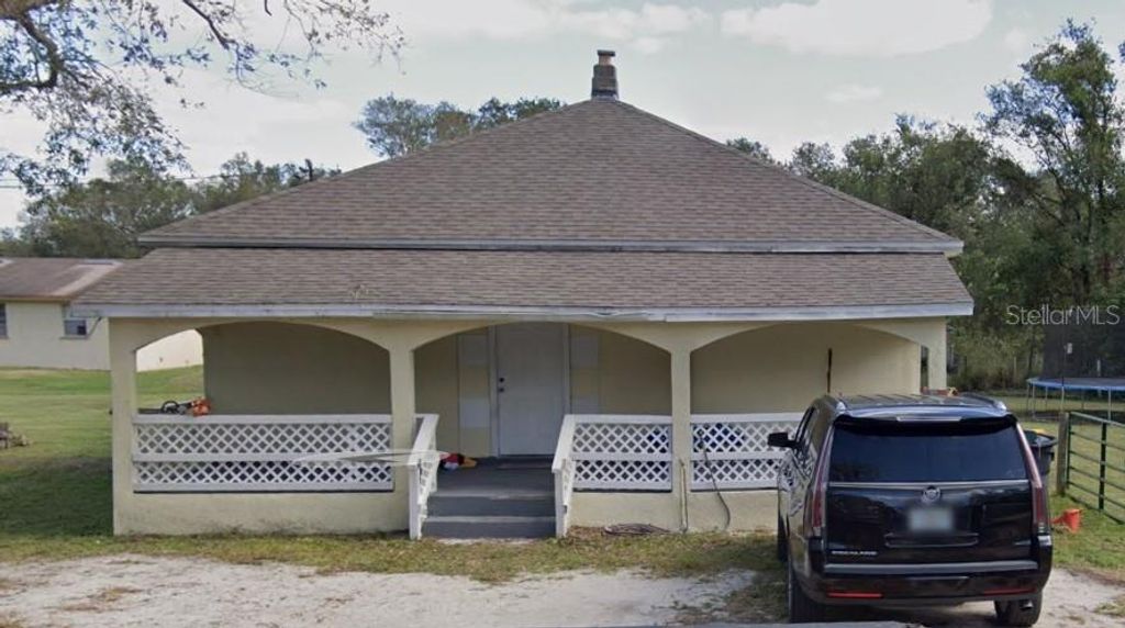 Photo of 7001 Columbia Drive, Mulberry, FL 33860 (MLS # A4694837)