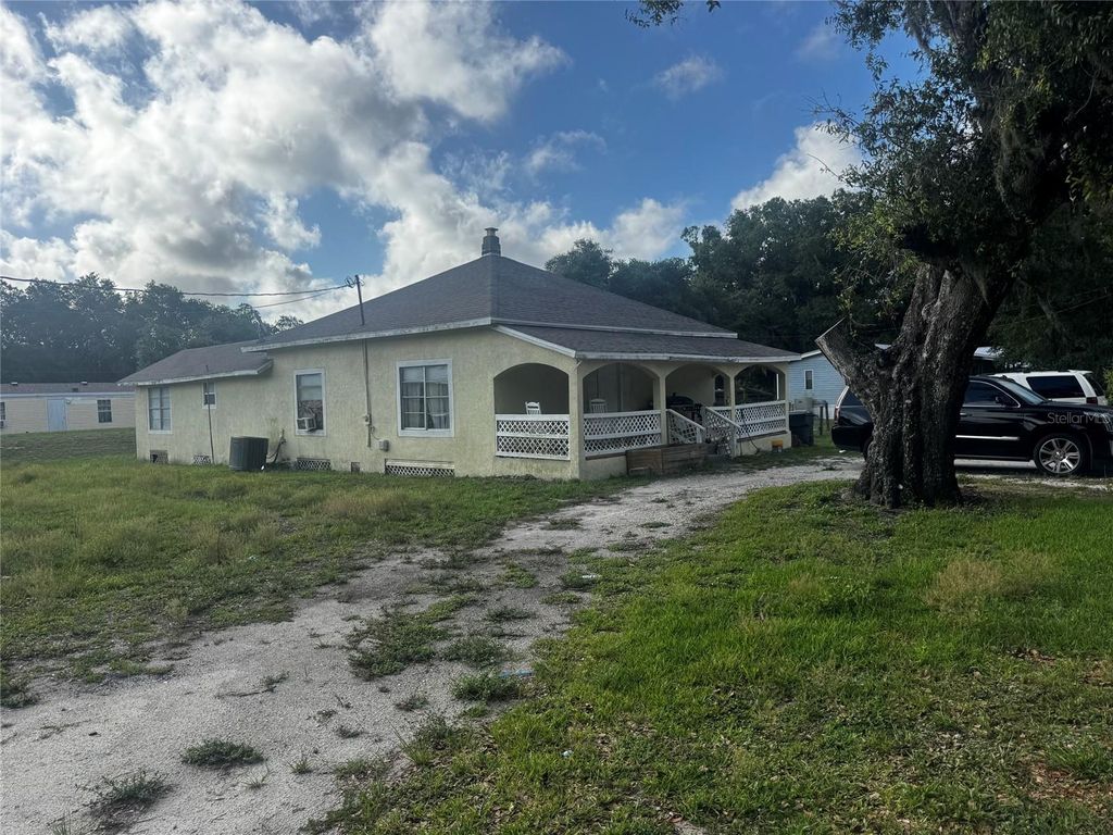 Photo of 7001 Columbia Drive, Mulberry, FL 33860 (MLS # A4694837)