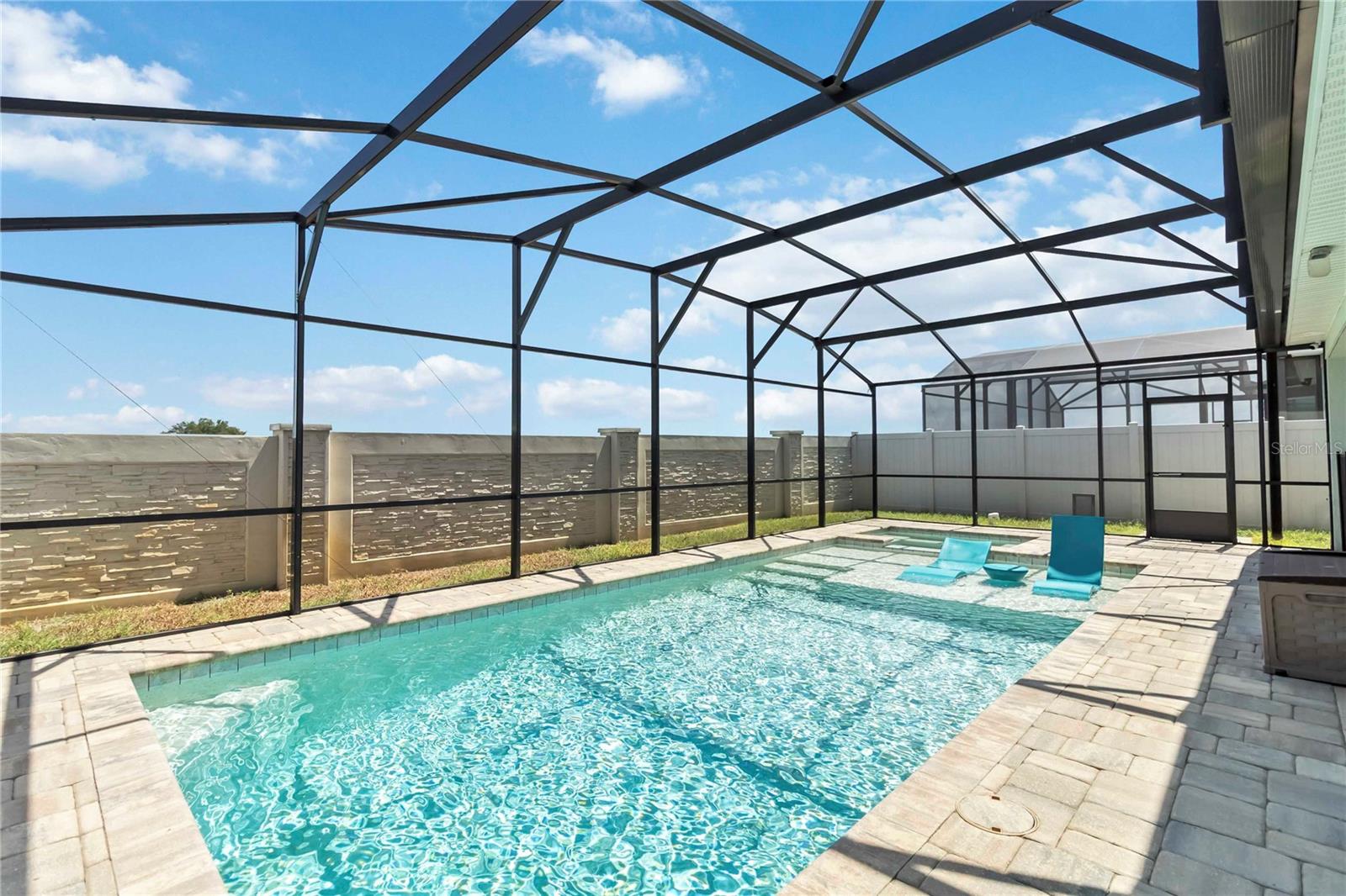 5627 ORANGE ORCHARD DRIVE