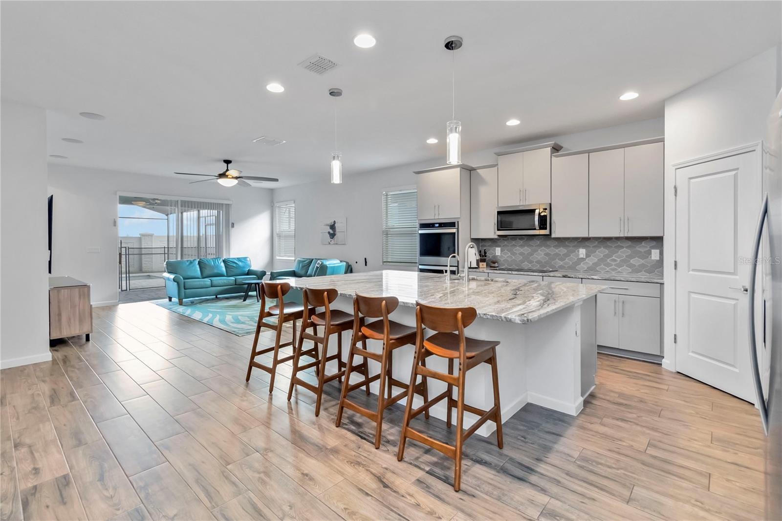 5627 ORANGE ORCHARD DRIVE
