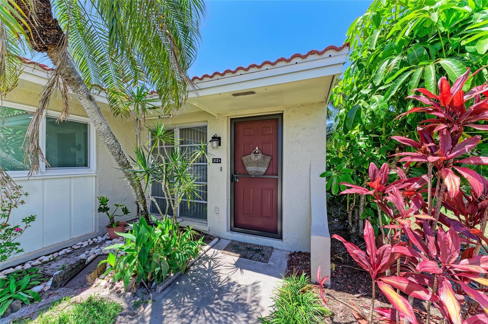 2121 PUEBLO CIRCLE V6