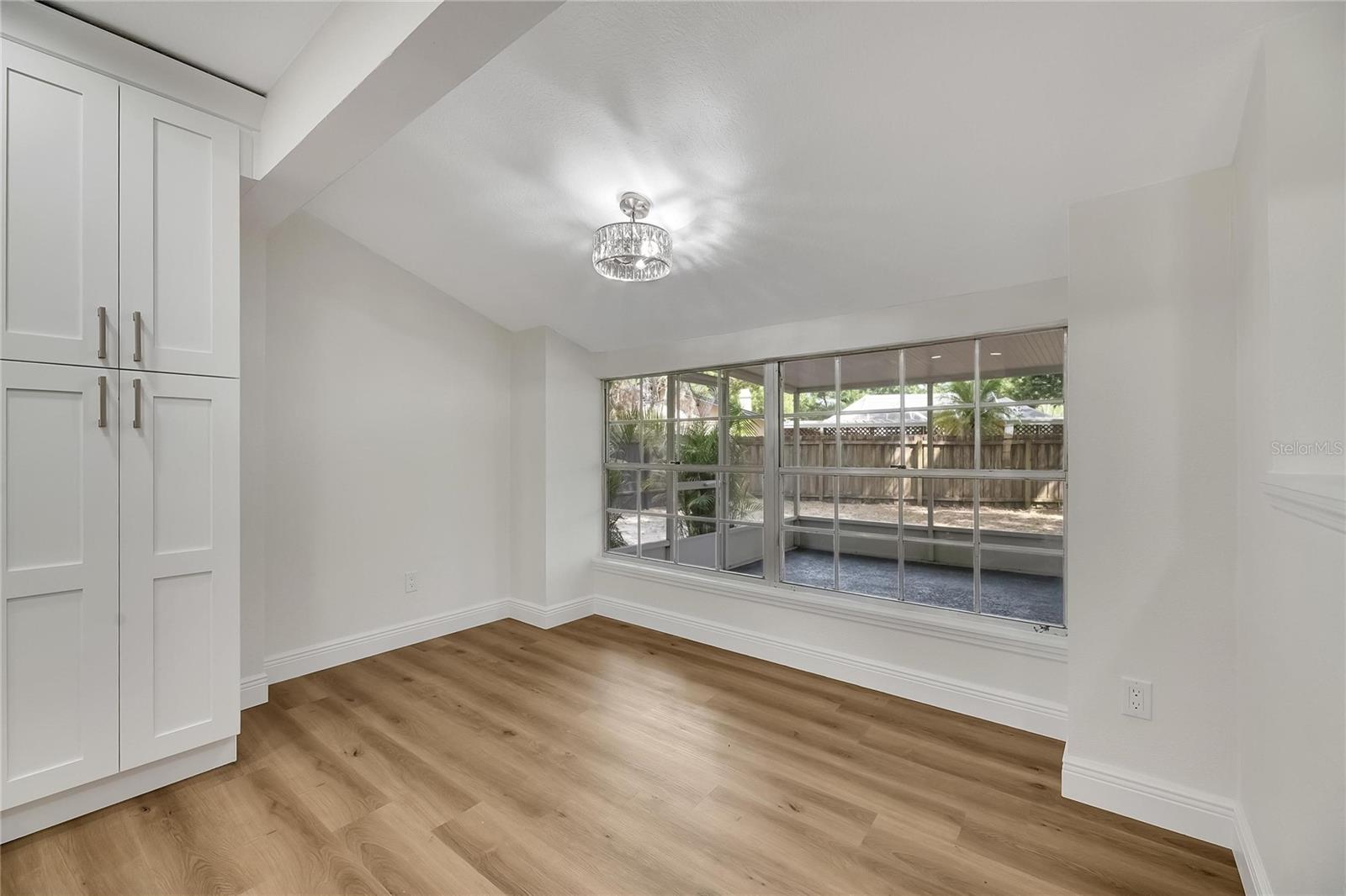 PARKWOOD MANOR - Residential