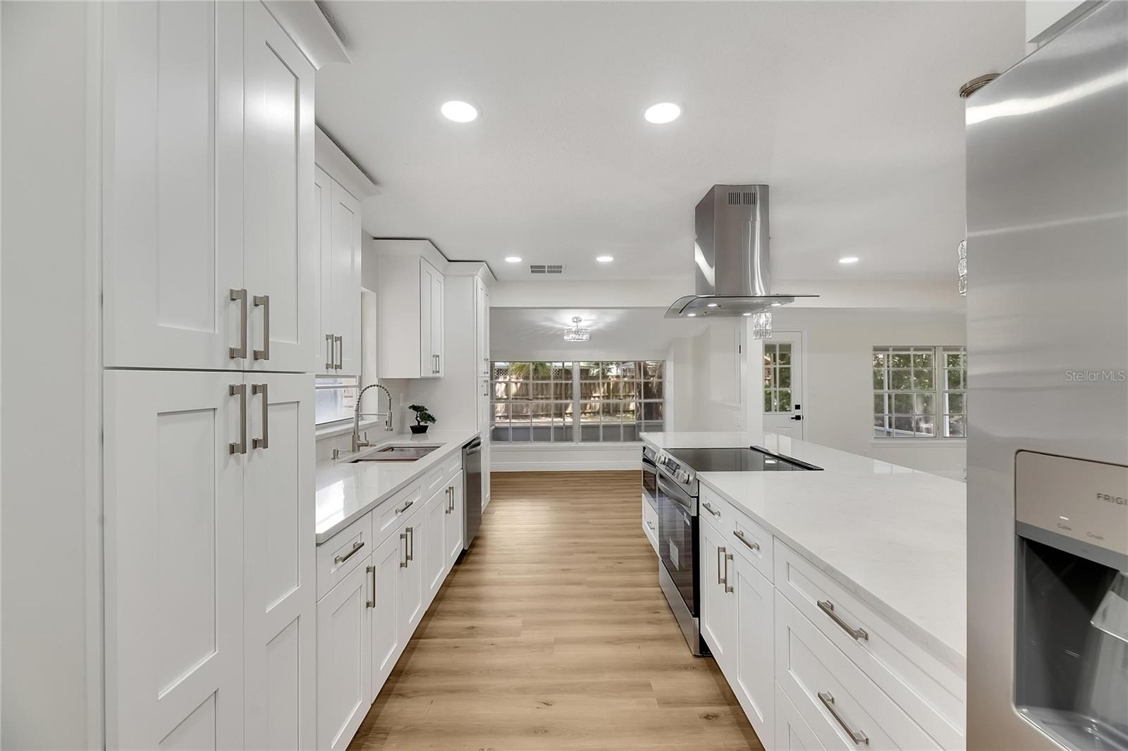 PARKWOOD MANOR - Residential