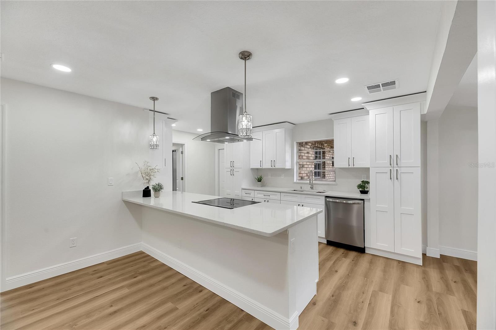PARKWOOD MANOR - Residential