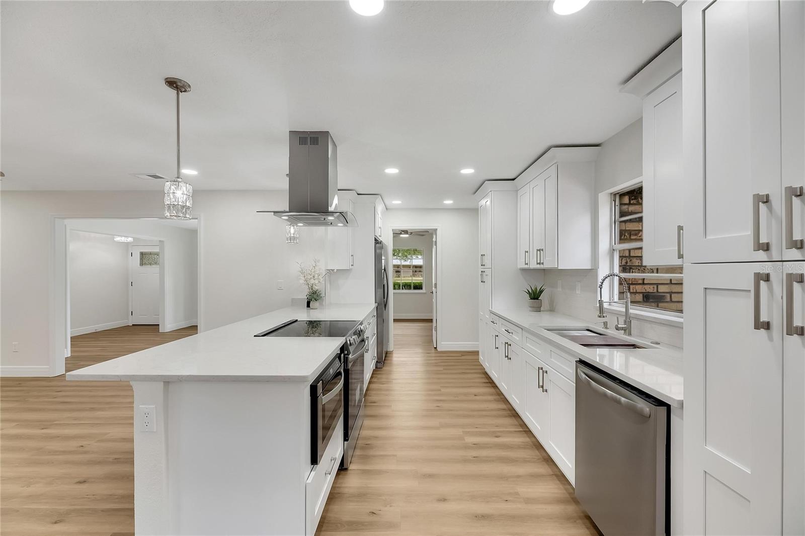 PARKWOOD MANOR - Residential