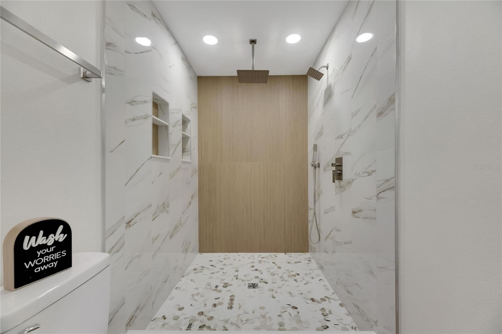 PARKWOOD MANOR - Residential