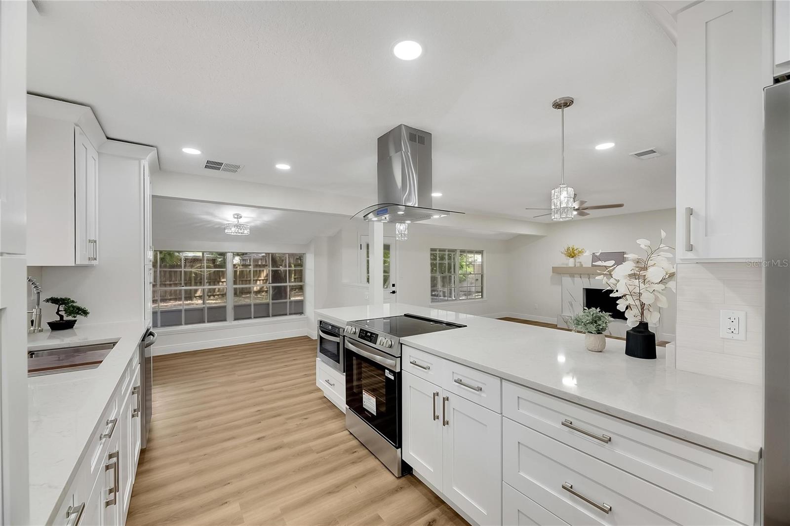 PARKWOOD MANOR - Residential
