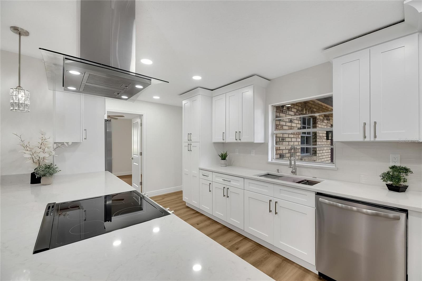 PARKWOOD MANOR - Residential