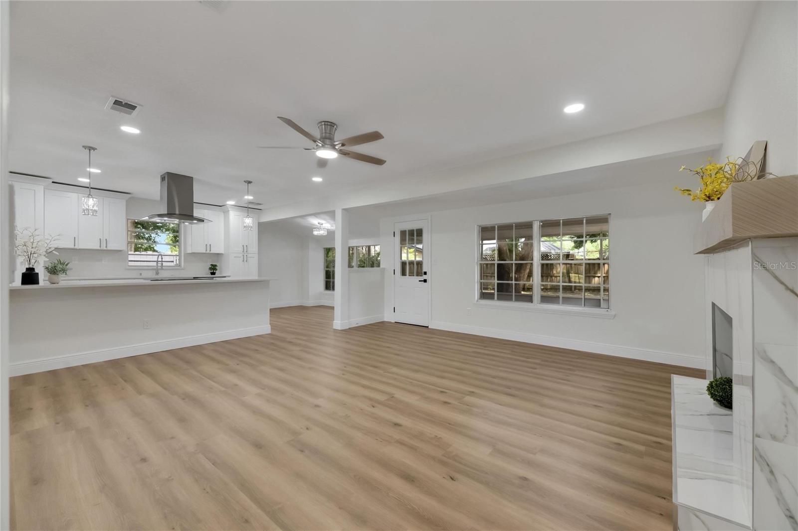 PARKWOOD MANOR - Residential