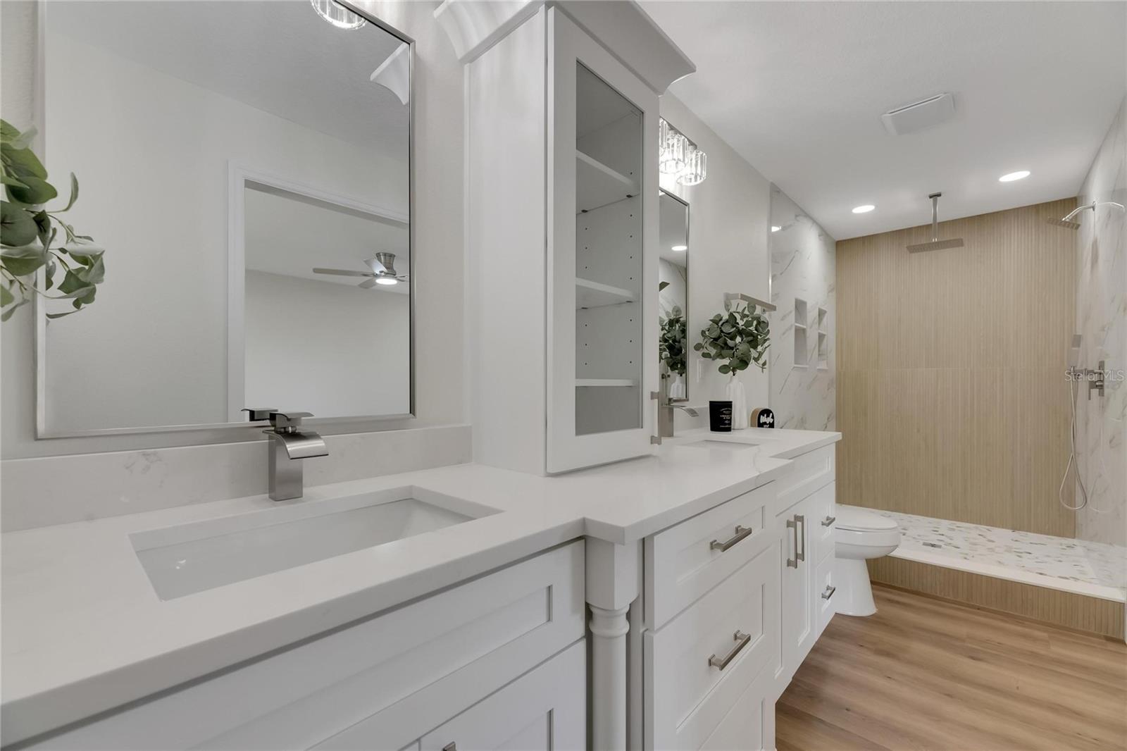 PARKWOOD MANOR - Residential