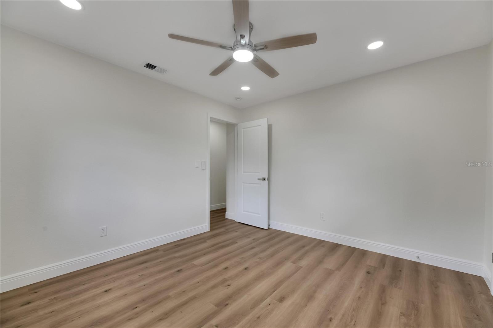 PARKWOOD MANOR - Residential