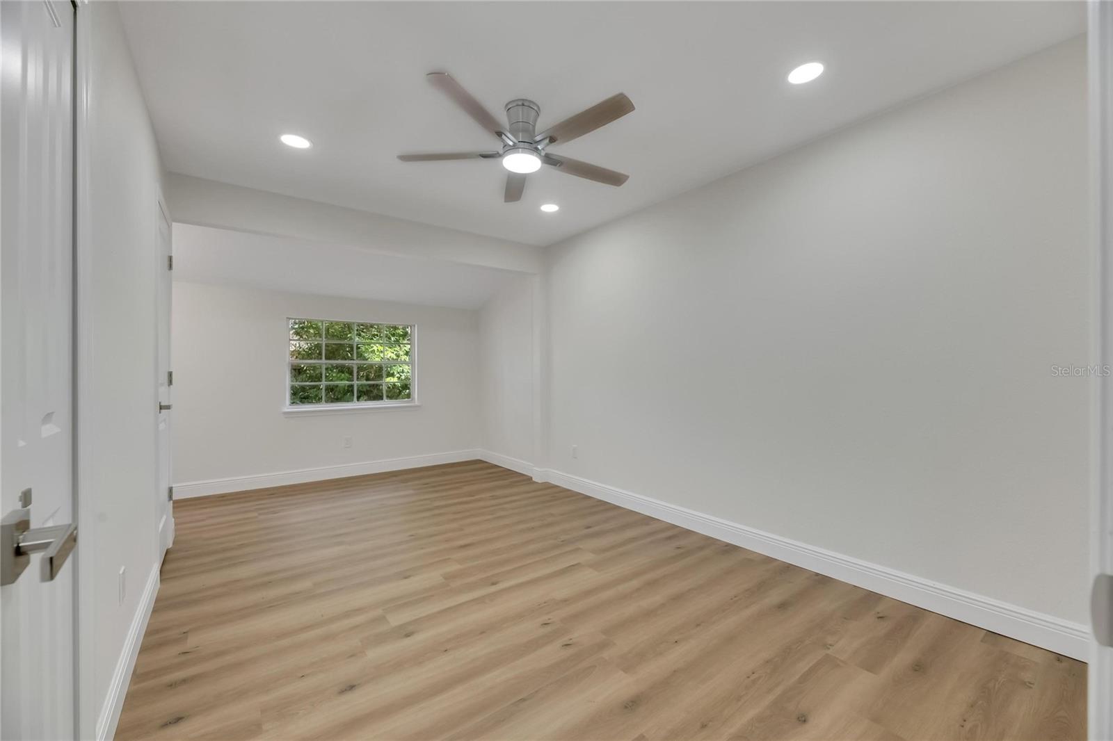 PARKWOOD MANOR - Residential